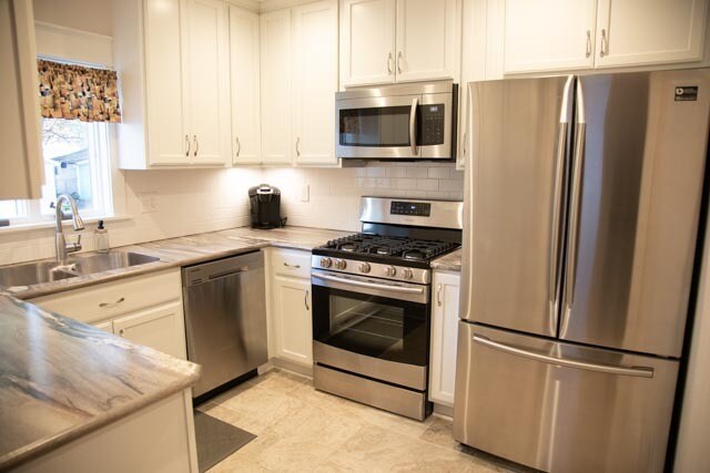 Kitchen - 56 Falconer St