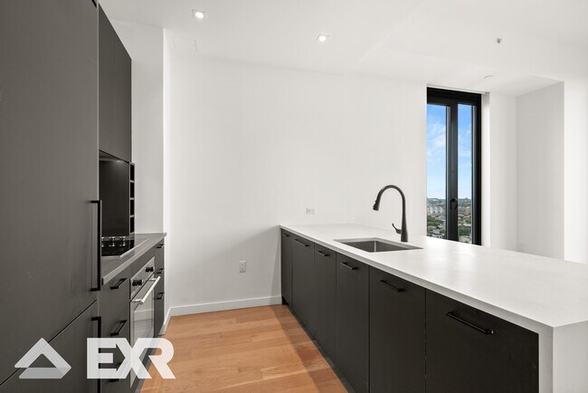 Building Photo - 329 Broadway