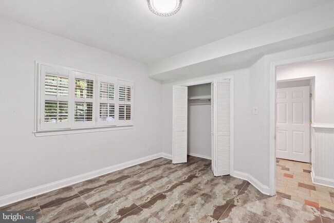 Building Photo - 7732 Canal Ct