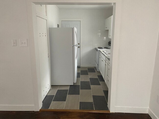 Building Photo - 1117 S 11th St