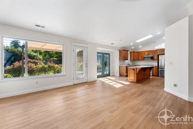 Building Photo - 8611 SE Patterson Pl