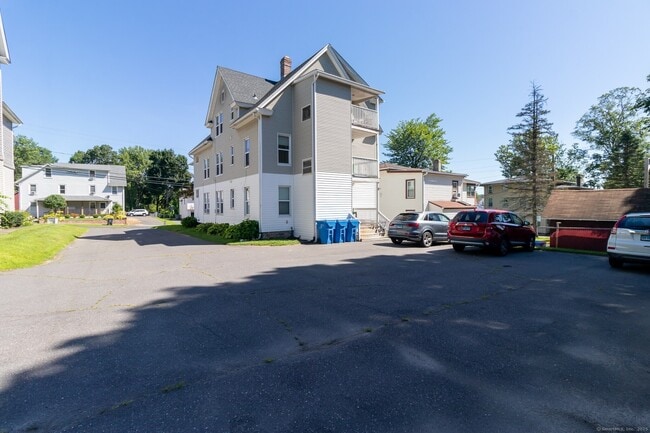 Building Photo - 207 Divinity St