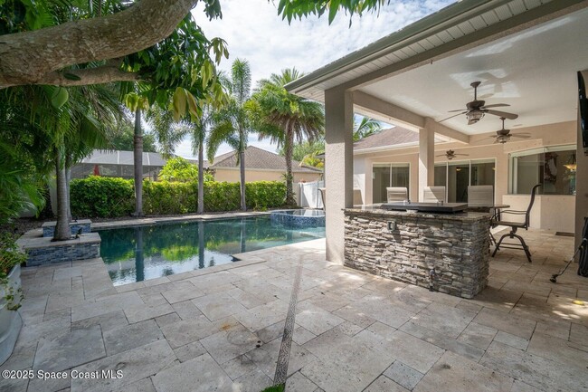 Building Photo - 1837 Croghan Dr