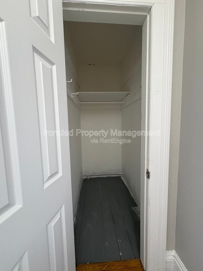 Building Photo - 818 Pine St