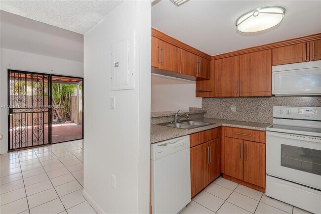 Building Photo - 1082 W 79th St