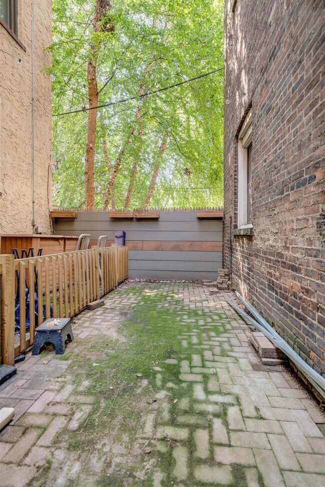 Building Photo - 163 3rd St
