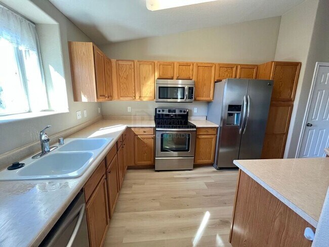 Building Photo - 3927 Riviera Grove