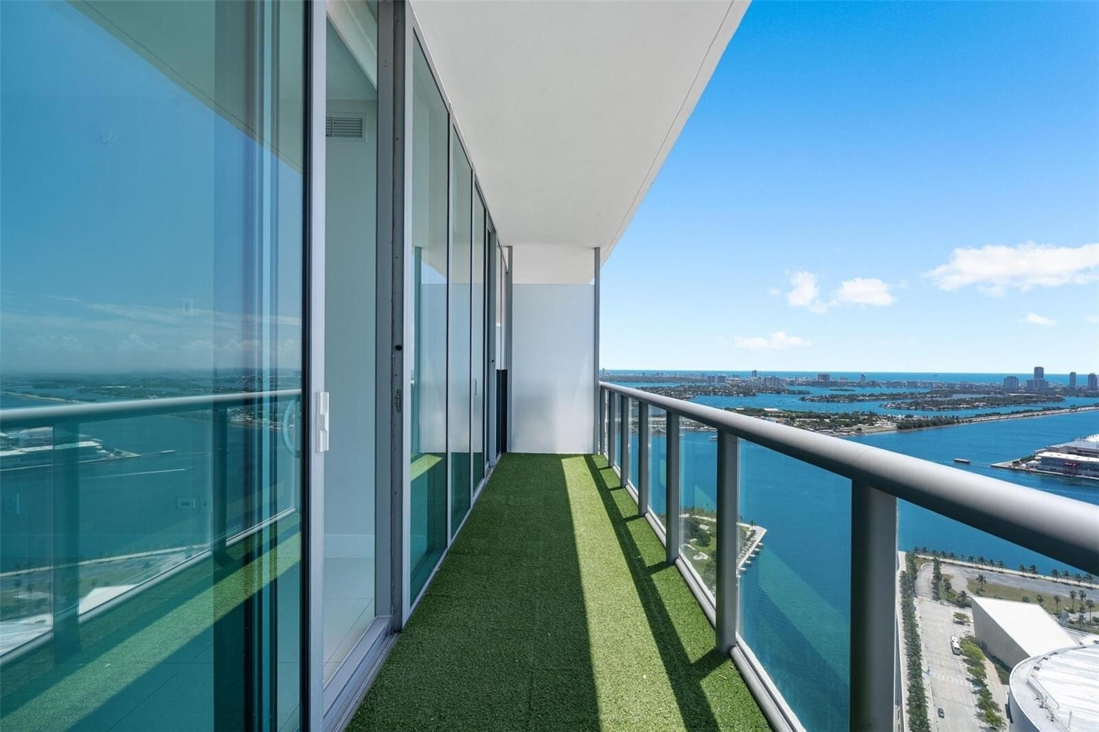 Building Photo - 888 Biscayne Blvd