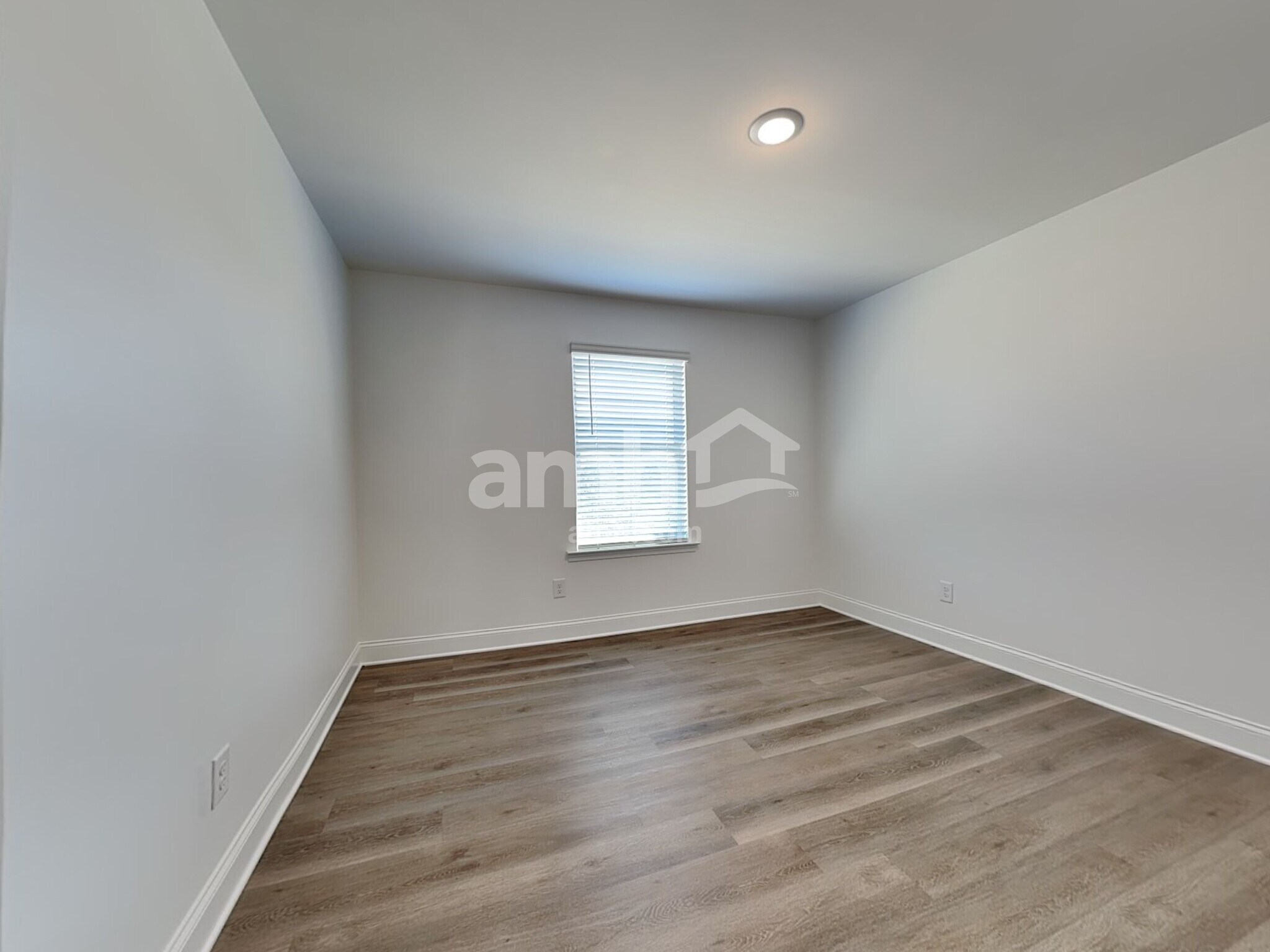 Building Photo - 1515 Soapstone Rd