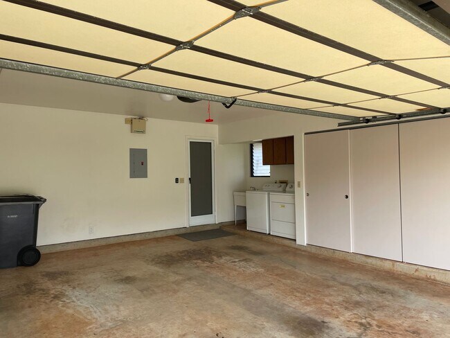 Building Photo - Sparkling, Mountaintop House in Gated Community w/Ocean View