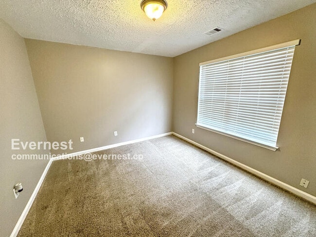 Building Photo - 6300 Crooked Creek Dr.