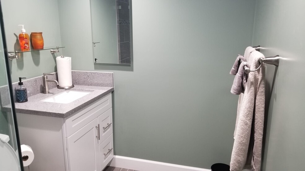 Building Photo - 6302 S Rimpau Blvd