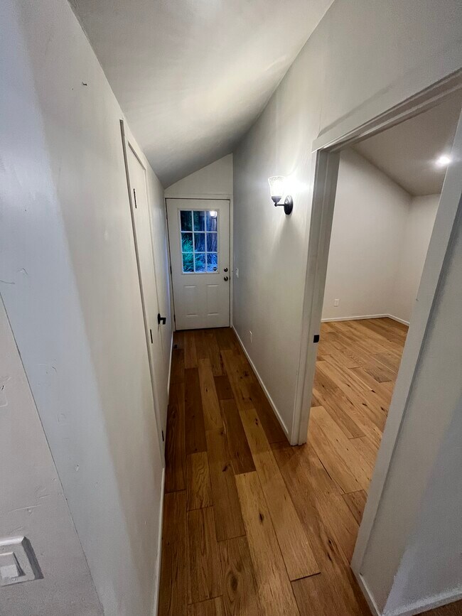 Building Photo - 1946 Green Valley Rd