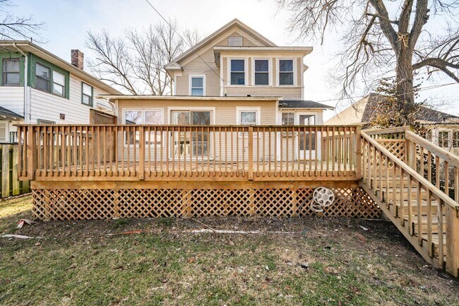 Building Photo - PRE-LEASING