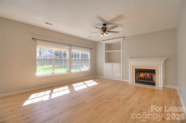Building Photo - 8414 Bampton Dr