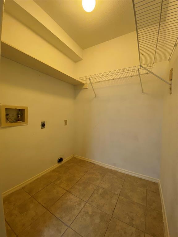 Building Photo - 9700 Leawood Blvd