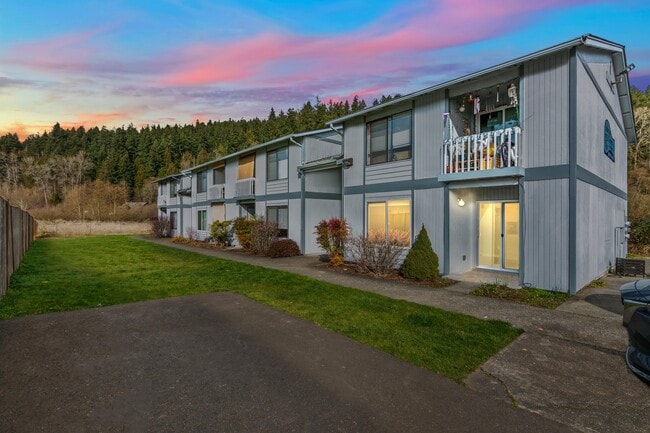Primary Photo - Salmon Creek Apartments