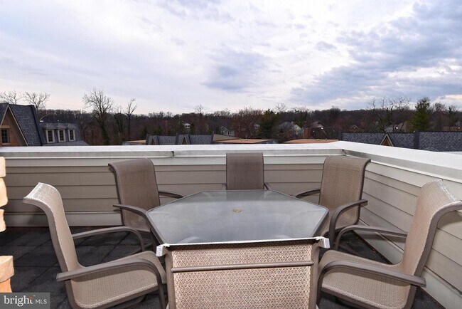 Building Photo - 4531 Westhall Dr