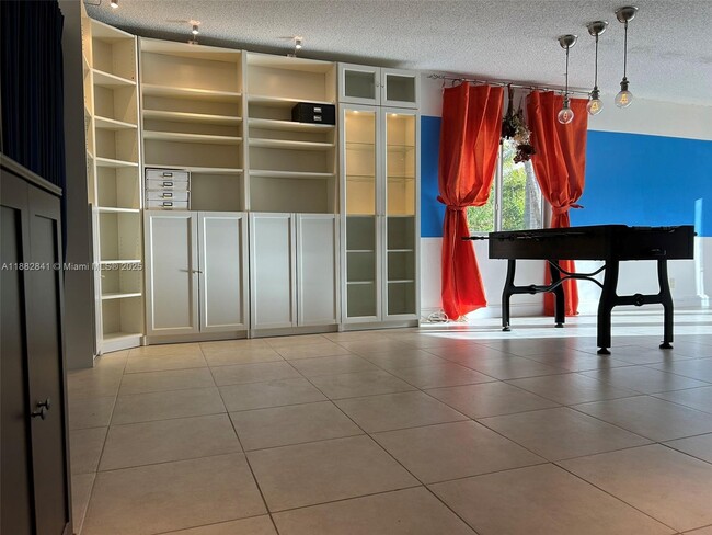 Building Photo - 4871 SW 103rd Ave