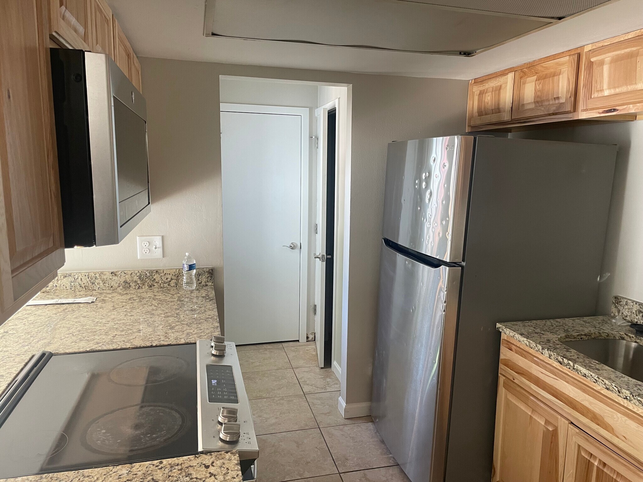 Kitchen - 1936 S Oswego Way