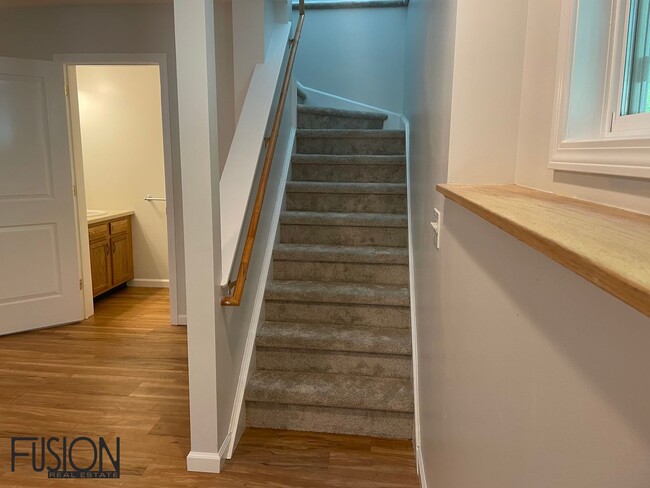 Building Photo - Peaceful Setback House in Essex Junction VT
