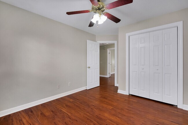 Building Photo - 103 Winding Trail