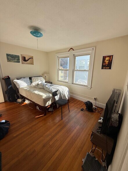 Building Photo - 58 Brock St