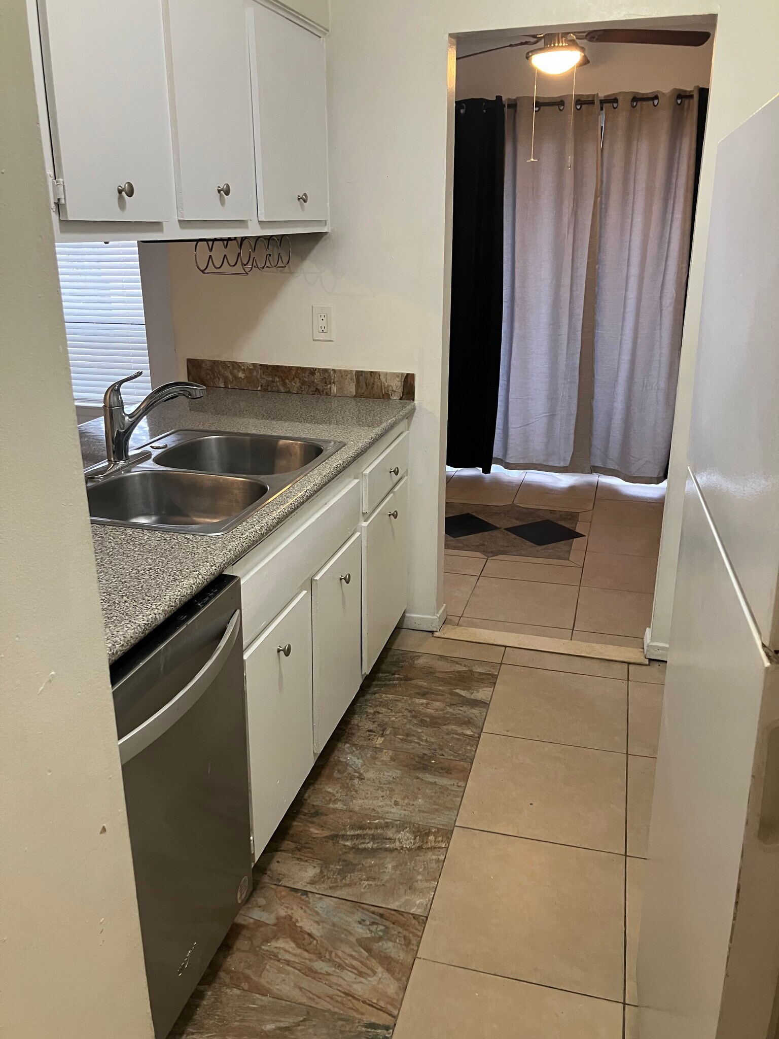 Building Photo - 5664 Los Gatos Dr