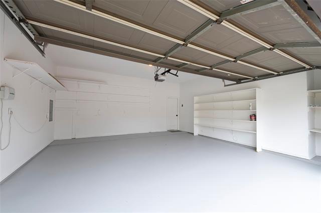 Building Photo - 7100 Oakbrook Dr