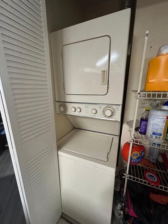 Building Photo - 2445 SW 18th Ter