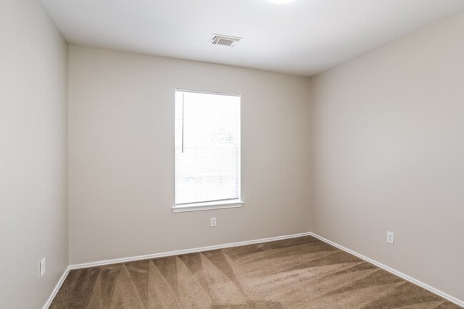 Building Photo - 5827 Clerkenwell Dr