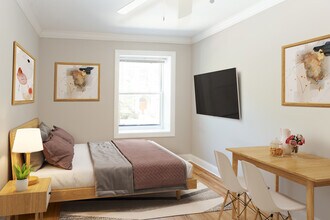 Building Photo - 721 W. Belmont