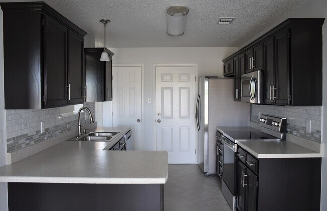 Building Photo - 1110 Amberton Pkwy