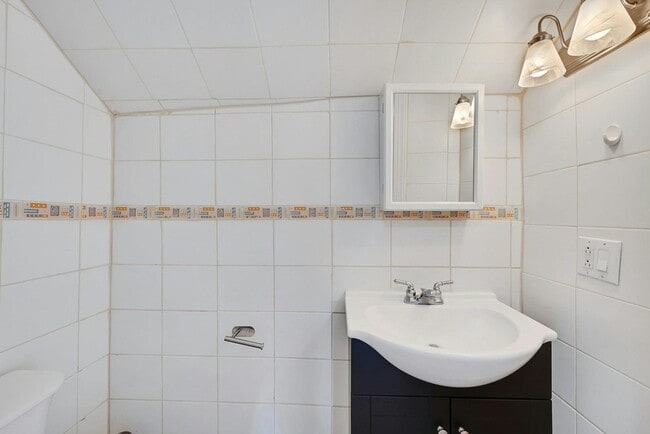 Building Photo - 30 Columbia Terrace