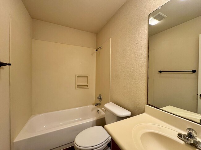 Building Photo - Duplex
