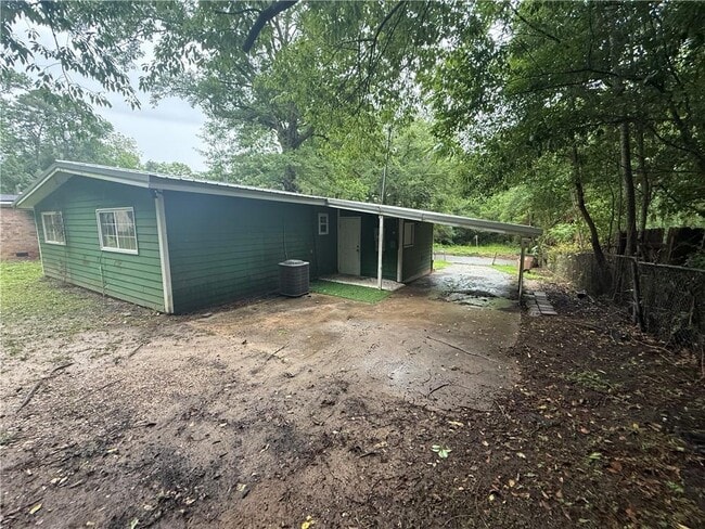 Building Photo - 1357 Glenn St