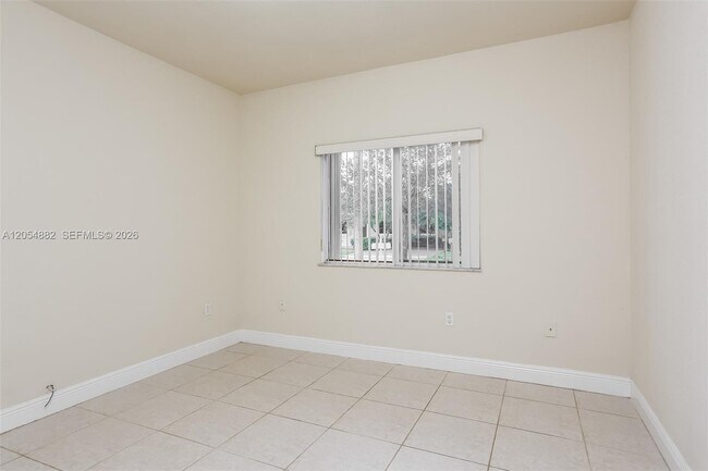 Building Photo - 213 SW 15th Pl