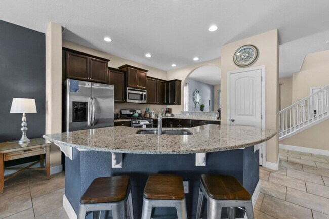 Building Photo - 4425 Acorn Ct