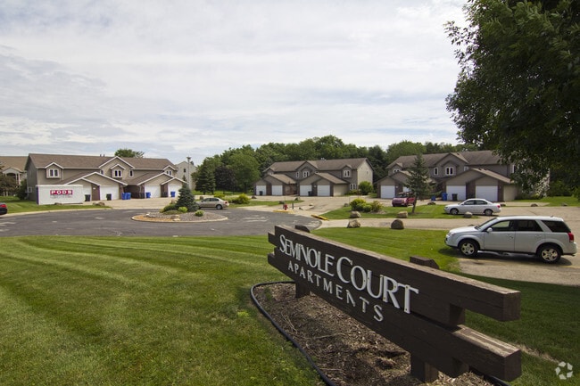Primary Photo - Seminole Court