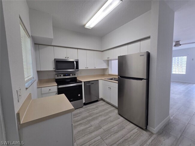 Building Photo - 8408 Bernwood Cove Loop