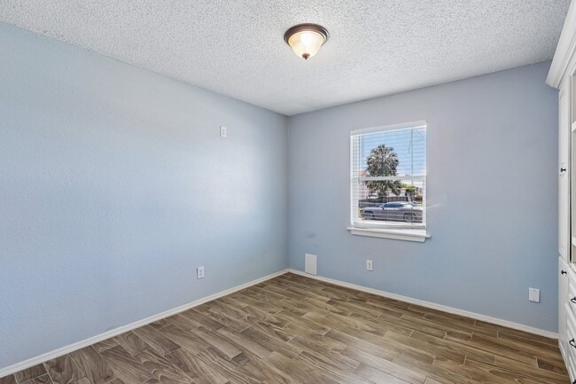 Building Photo - 5709 Maco St