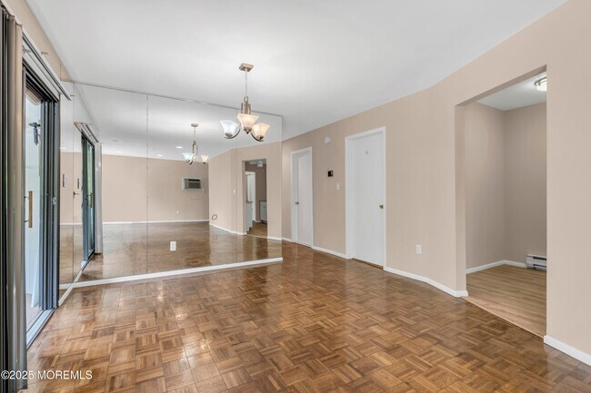 Building Photo - 30 Meadow Green Cir