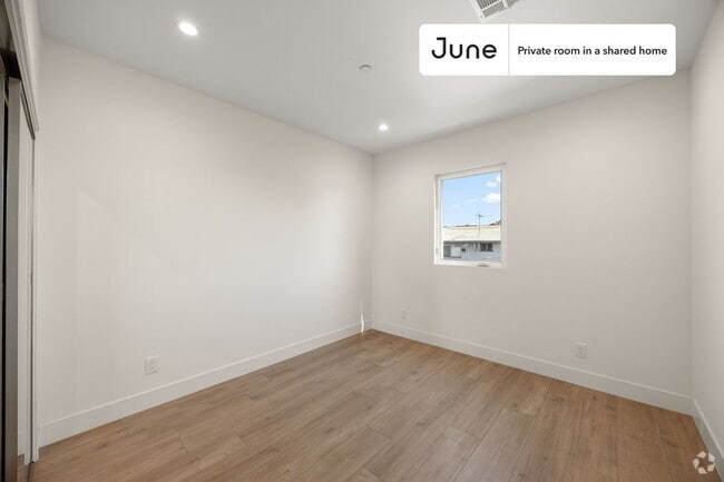 Building Photo - 5637 Riverton Ave