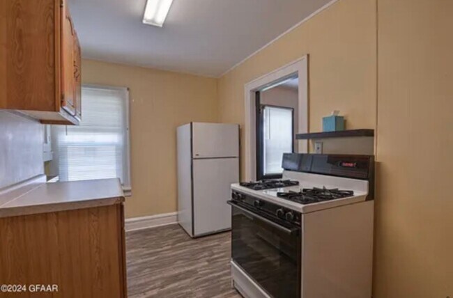 Building Photo - Adorable Single Family Home - 3 bedroom/1 bathroom!