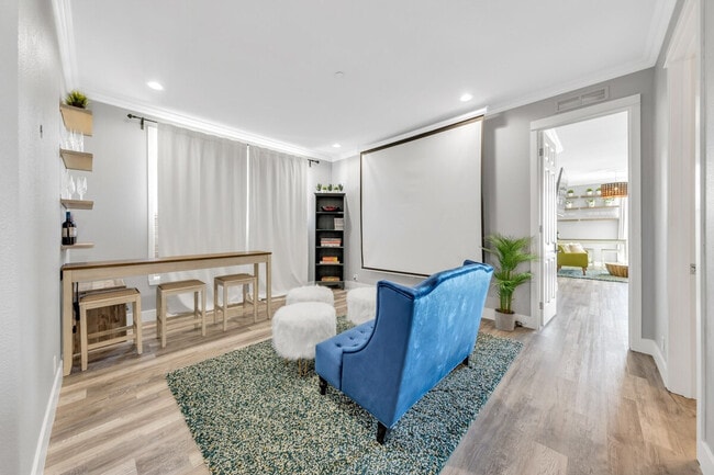 Building Photo - 53953 S River Rd