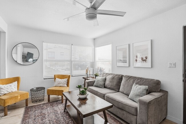 Building Photo - 2606 Juan St