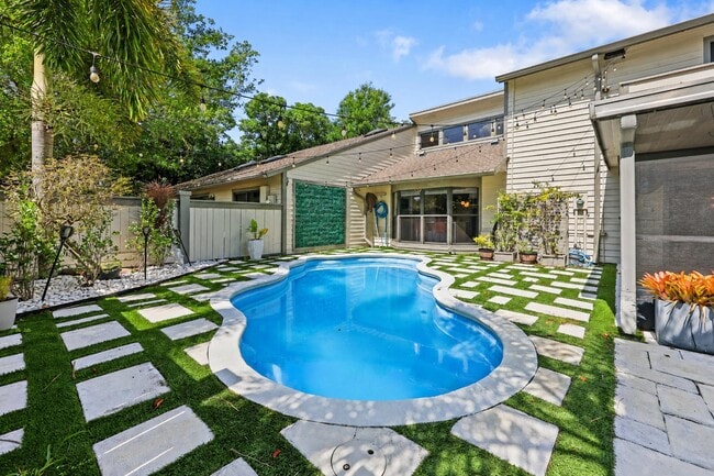 Building Photo - 13400 Bedford Mews Ct