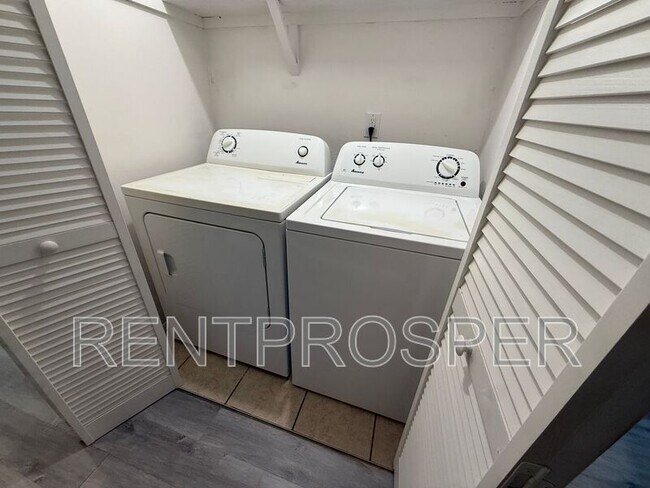 Building Photo - 4305 S Semoran Blvd