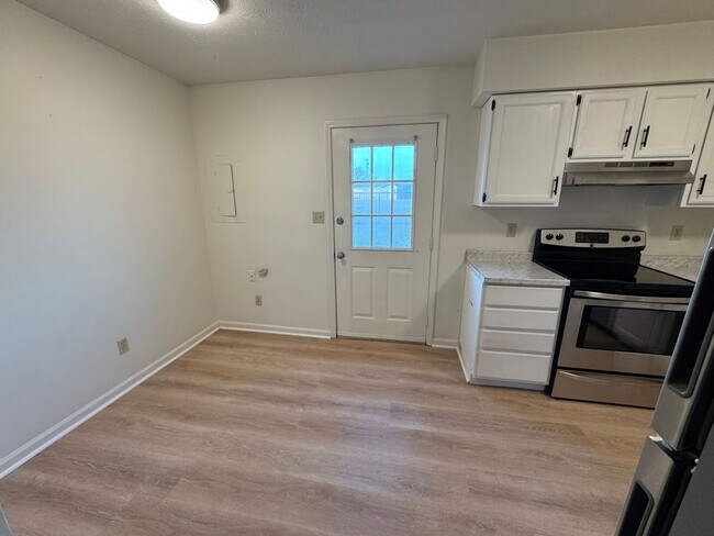 Building Photo - 107 Grogan Cir