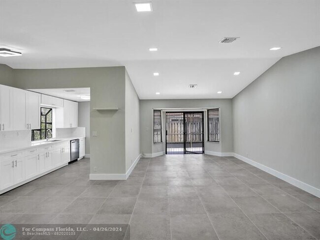 Building Photo - 3216 NW 105th Ave
